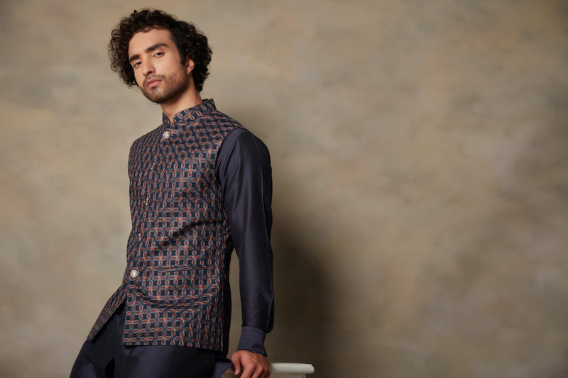 ETHNIC-OUTFIT-GUIDE-FOR-UPCOMING-FESTIVE-SEASON Gargee