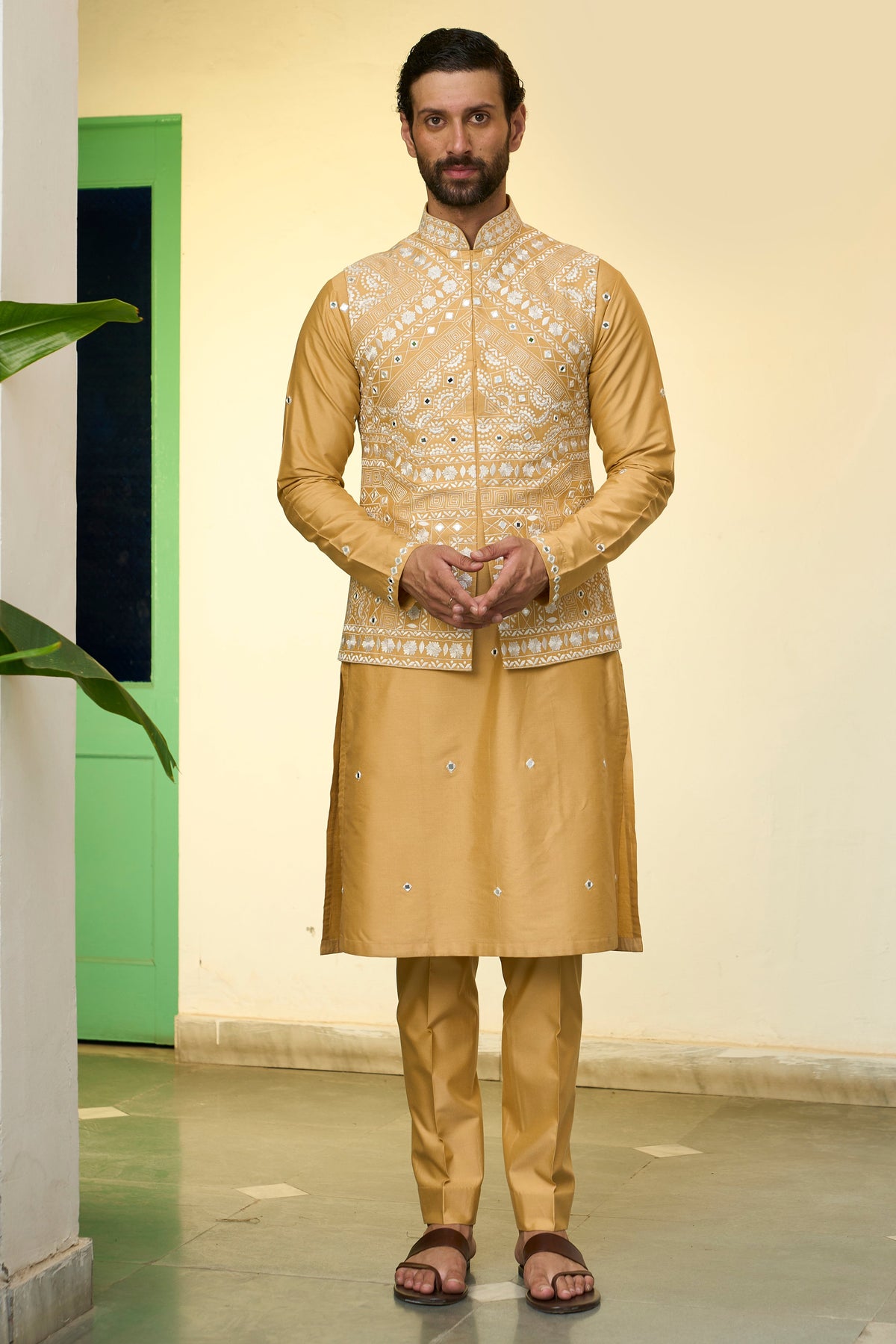 Gargee Designer's Sunhera Garv Bundi Set Gargee