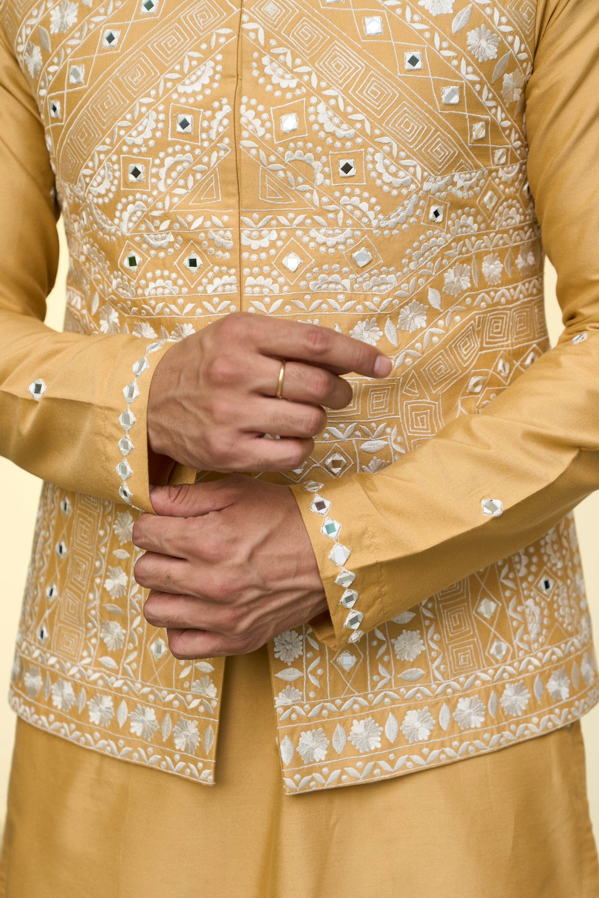 Gargee Designer's Sunhera Garv Bundi Set Gargee