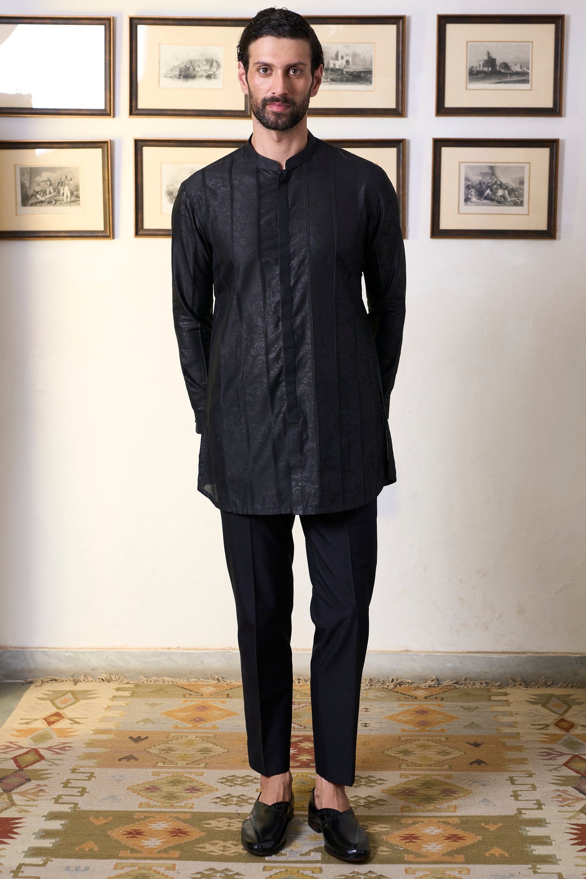 Gargee Designer's Siyah Makhmal Jodhpuri Set Gargee