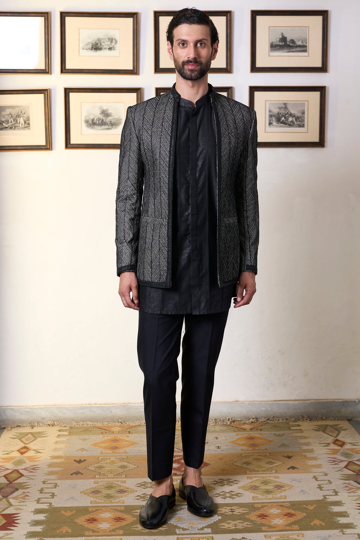 Gargee Designer's Siyah Makhmal Jodhpuri Set Gargee