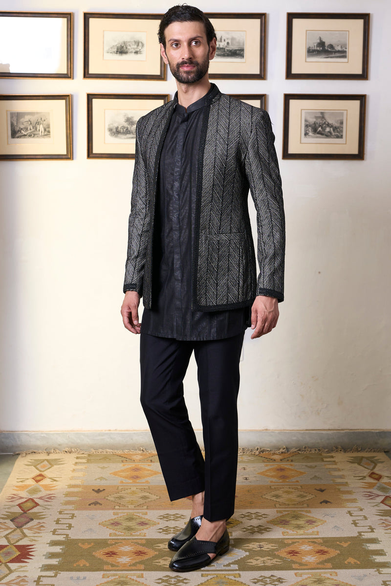 Gargee Designer's Siyah Makhmal Jodhpuri Set Gargee