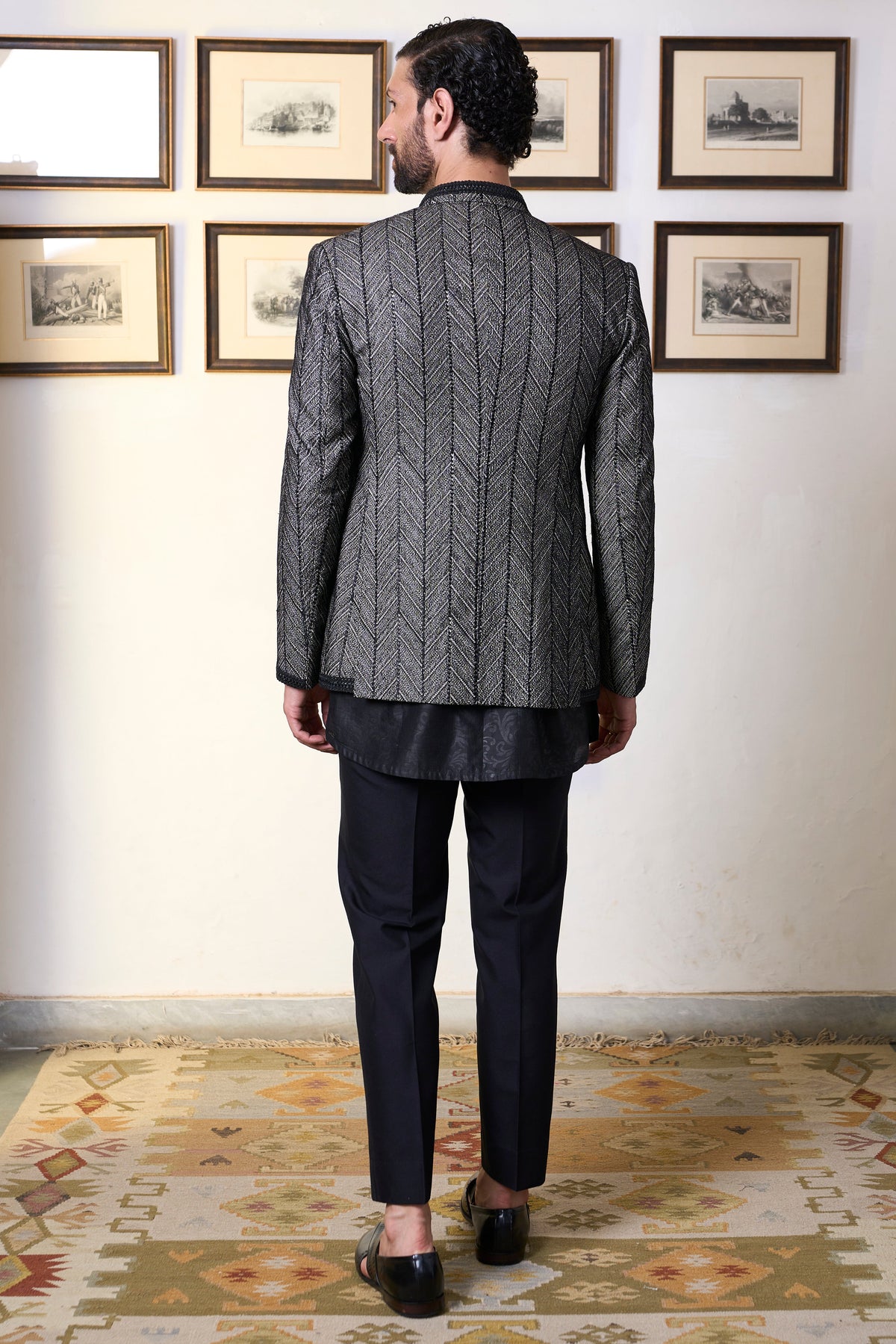Gargee Designer's Siyah Makhmal Jodhpuri Set Gargee