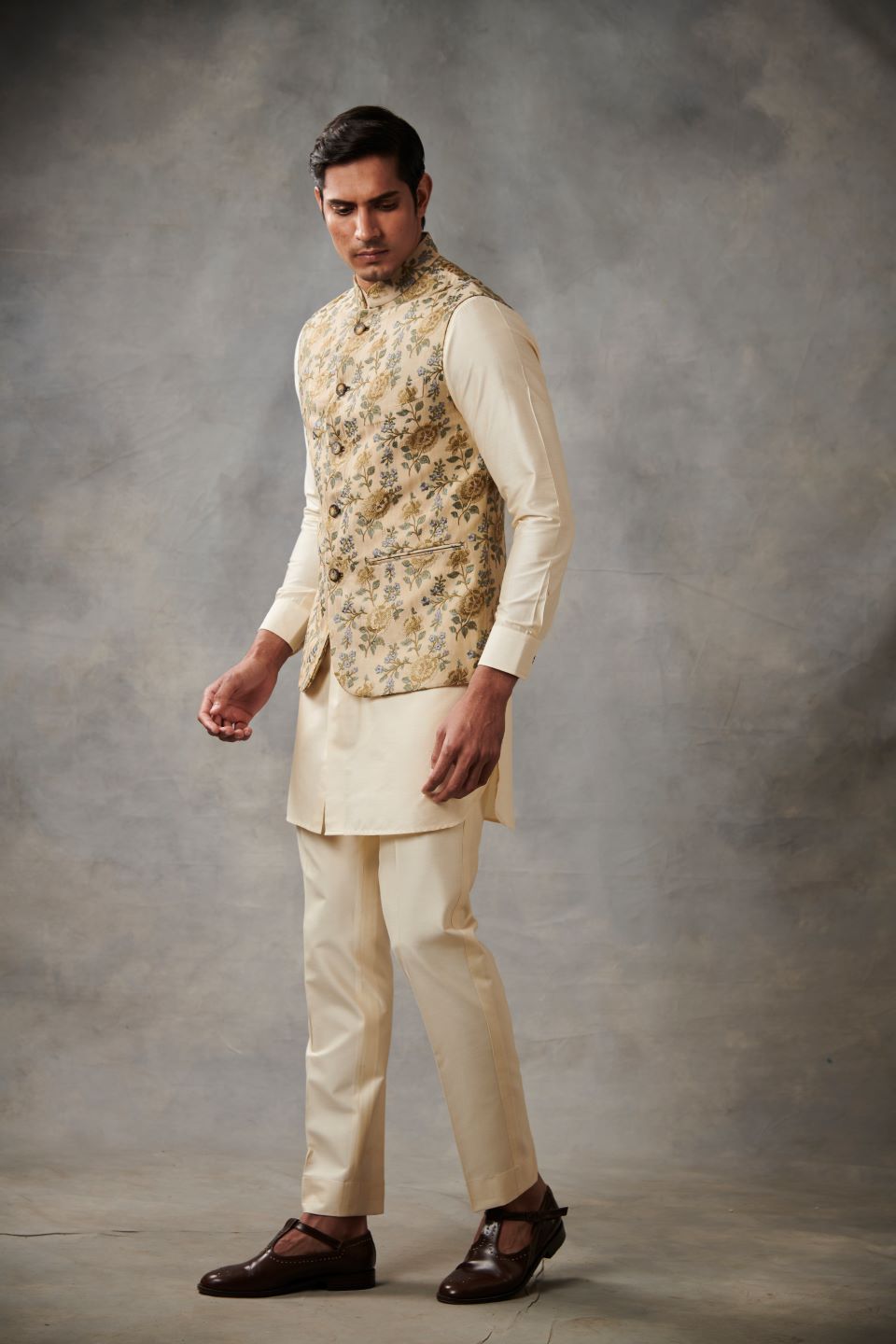 GOLD EMBROIDERED CHANDERI BUNDI SET 3