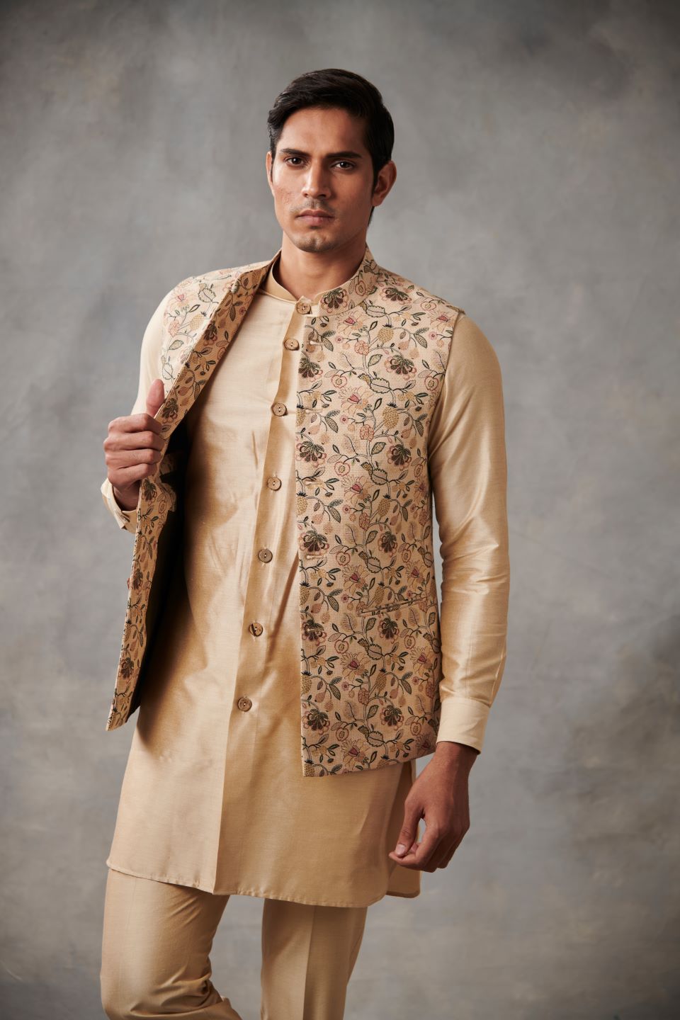 BEIGE LINEN EMBROIDERED BUNDI SET 4