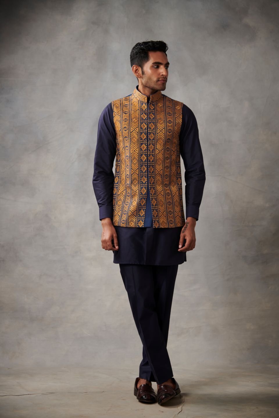 BLUE SILK EMBROIDERED BUNDI SET 2
