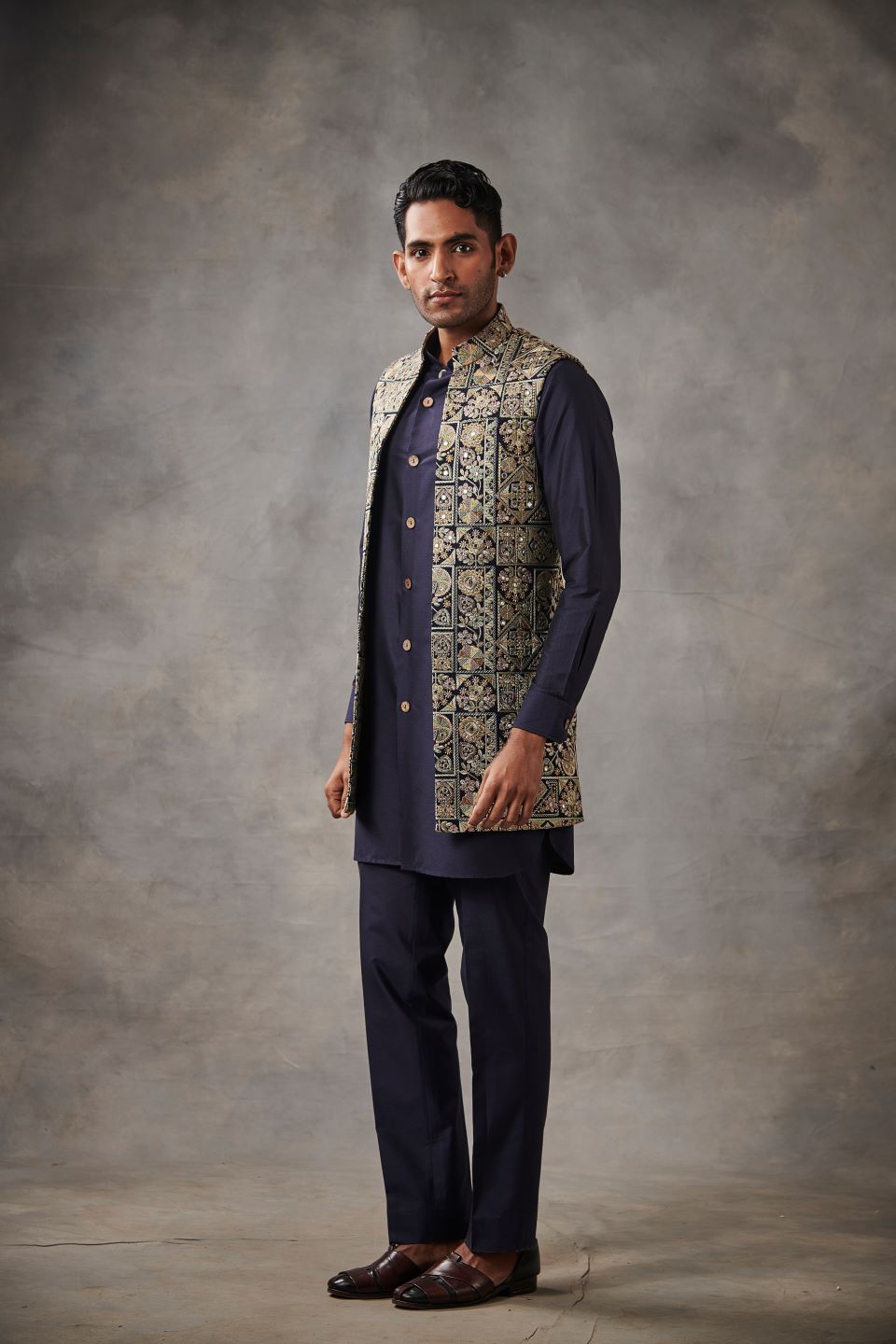 Gargee Designer's BLUE EMBROIDERED SILK Shrug Set Gargee