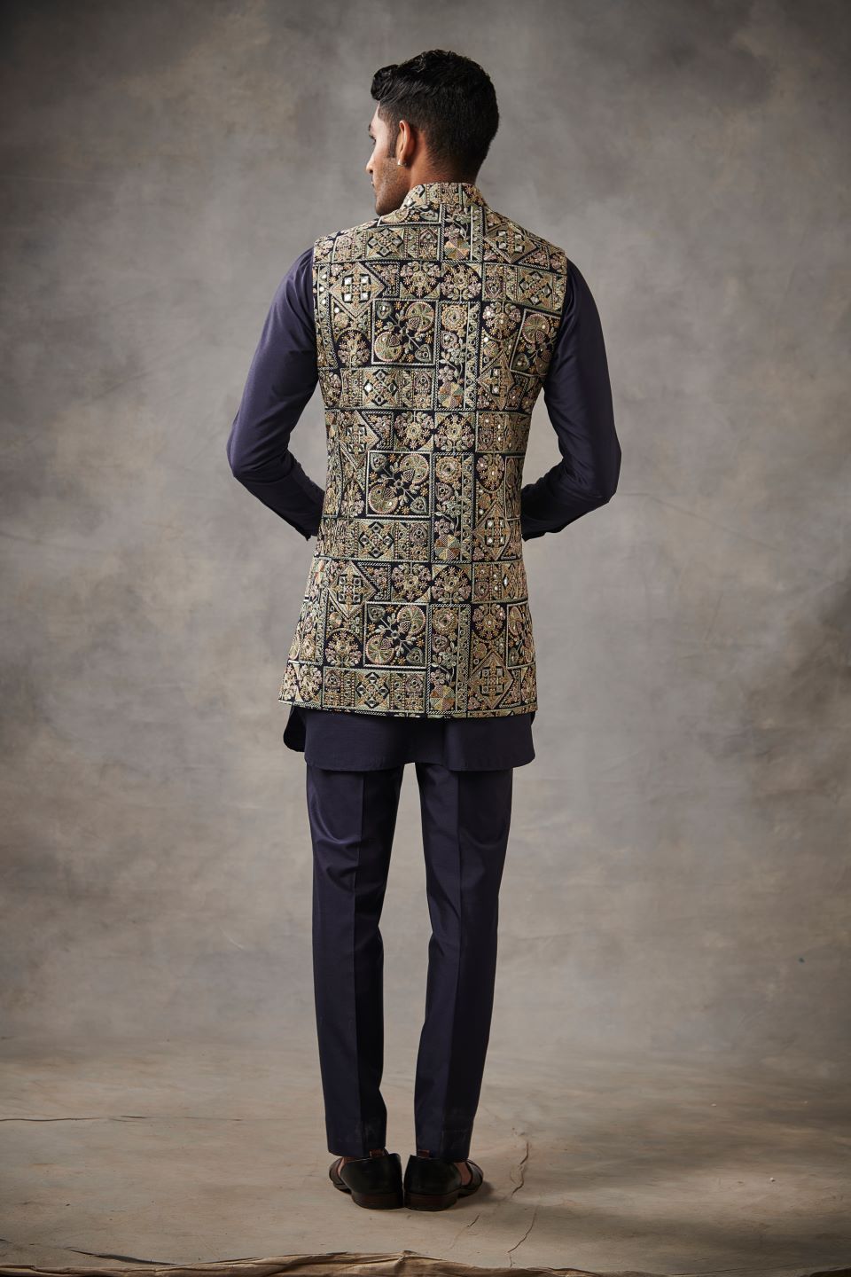 Gargee Designer's BLUE EMBROIDERED SILK Shrug Set Gargee