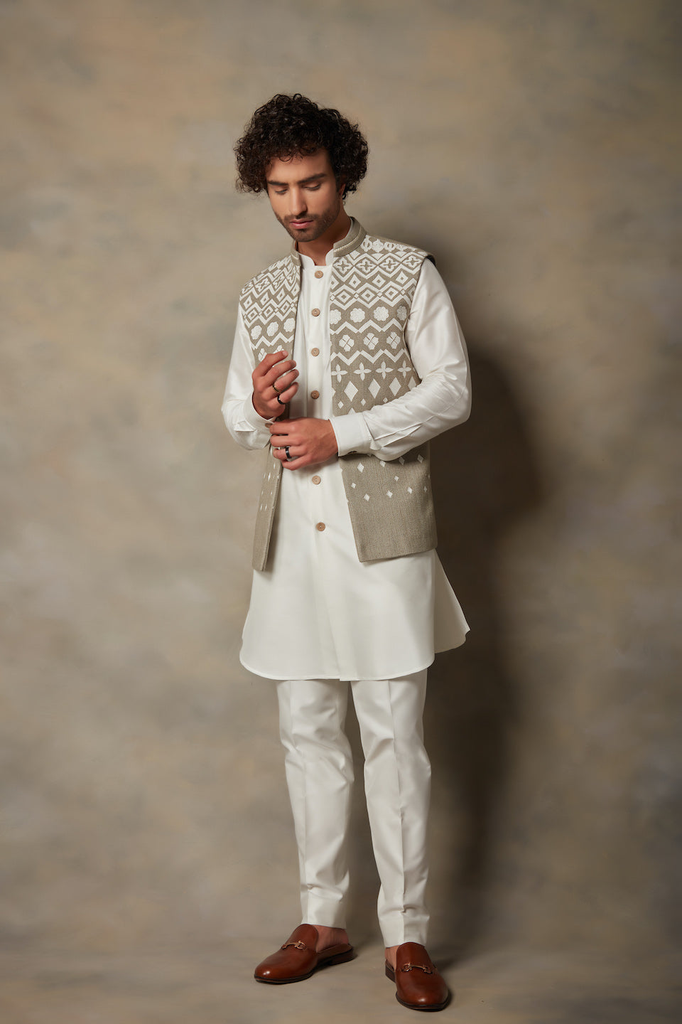 Gargee Designer's GREY APPLIQUE BUNDI SET Gargee
