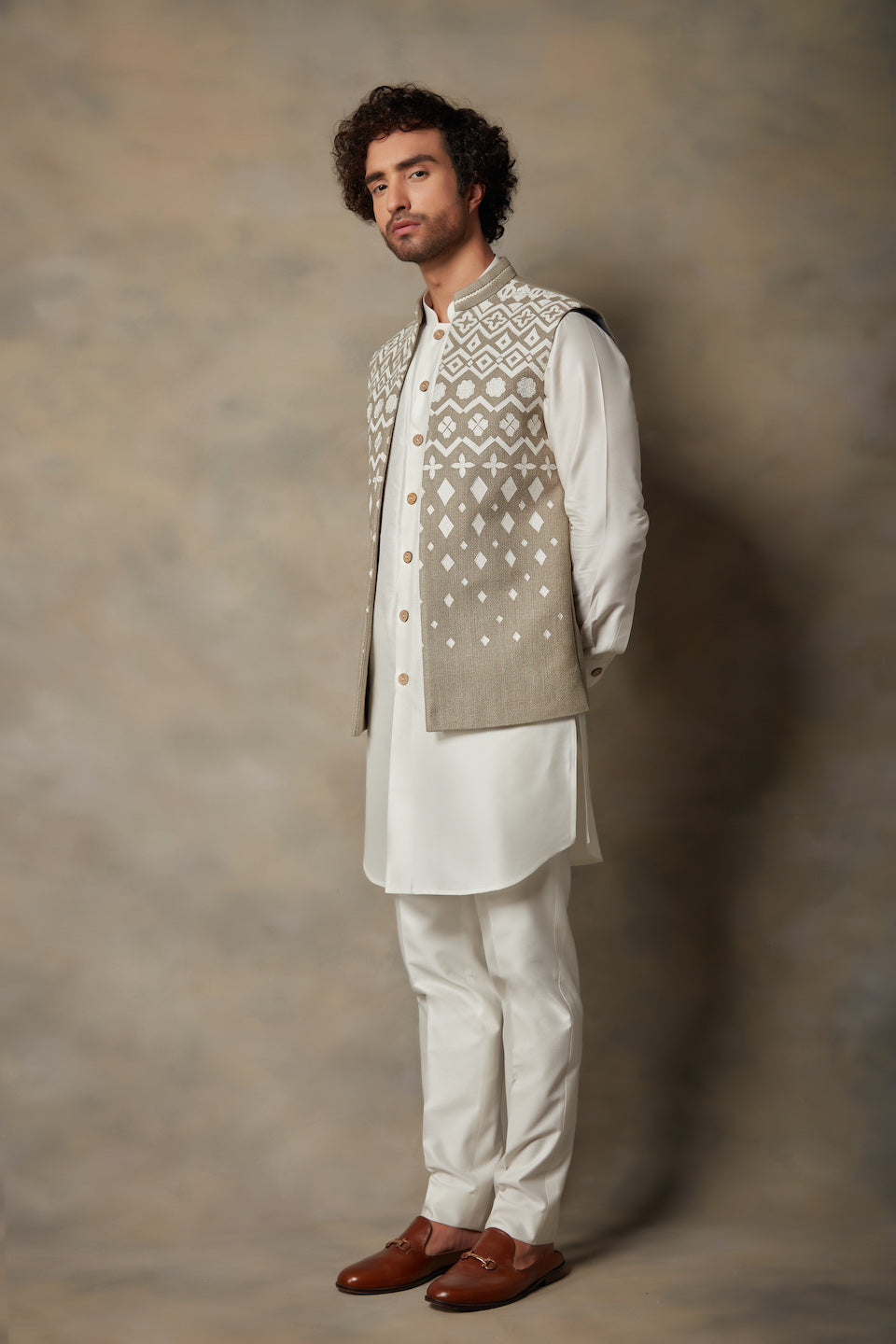 Gargee Designer's GREY APPLIQUE BUNDI SET Gargee