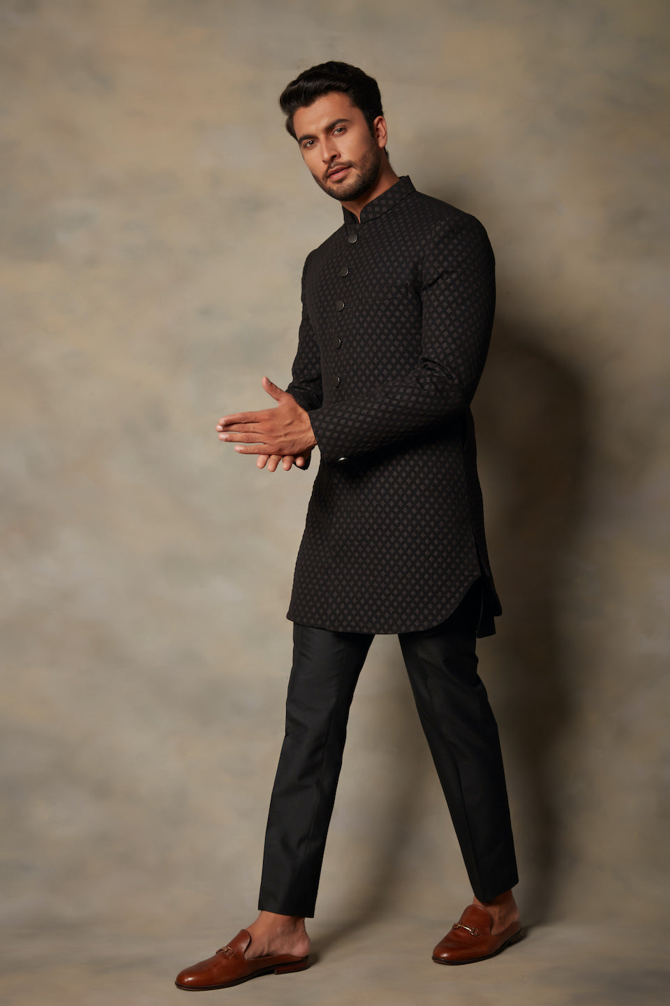 Gargee Designer's BLACK TEXTURED INDO SET Gargee Designer