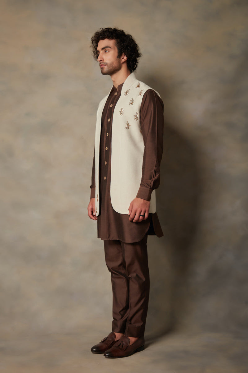 Gargee Designer's IVORY EMBROIDERED SHRUG SET Gargee