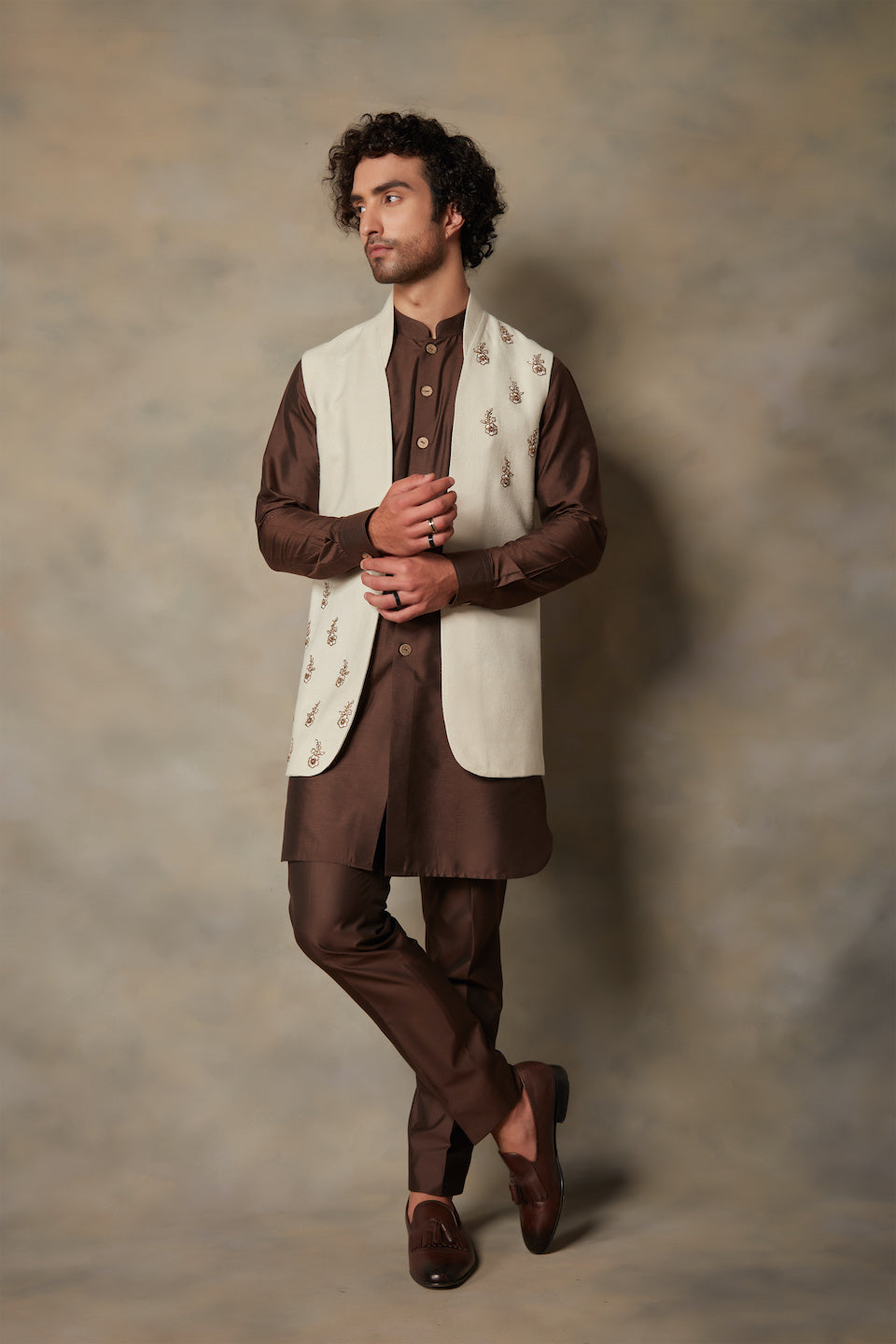Gargee Designer's IVORY EMBROIDERED SHRUG SET Gargee