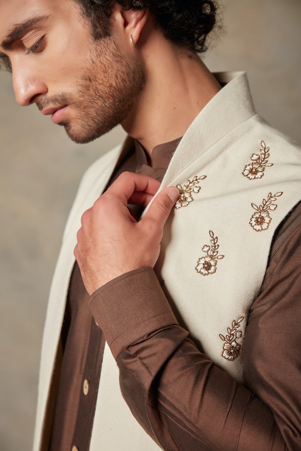 Gargee Designer's IVORY EMBROIDERED SHRUG SET Gargee