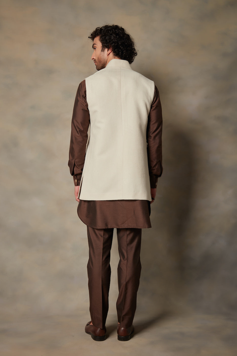 Gargee Designer's IVORY EMBROIDERED SHRUG SET Gargee