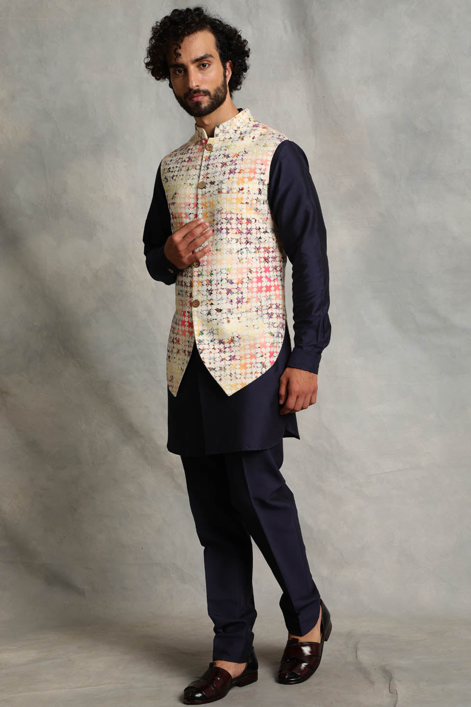 Gargee Designer's IVORY EMBROIDERED LINEN BUNDI SET Gargee