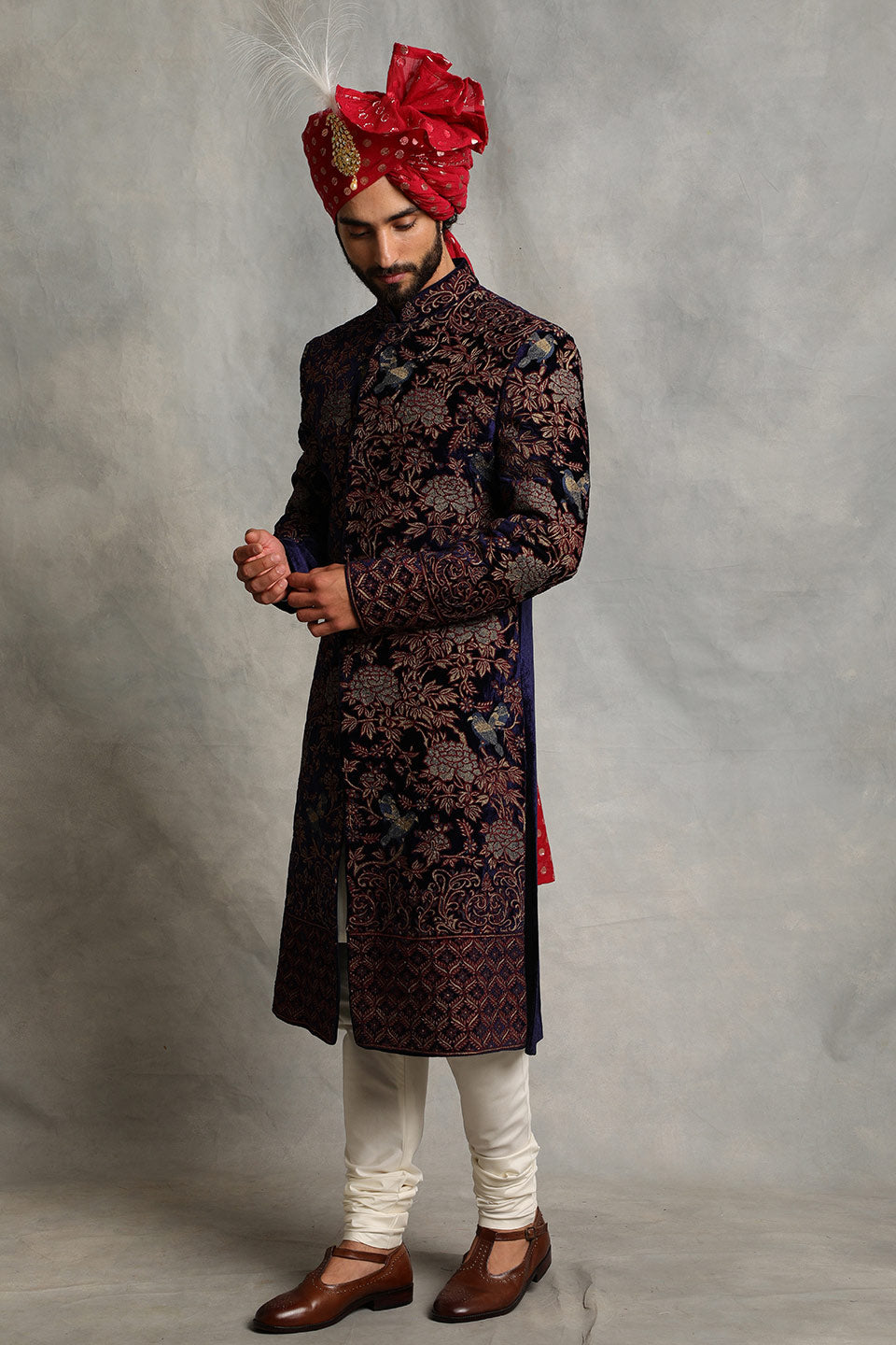 NAVY BLUE EMBROIDERED VELVET SHERWANI SET 3