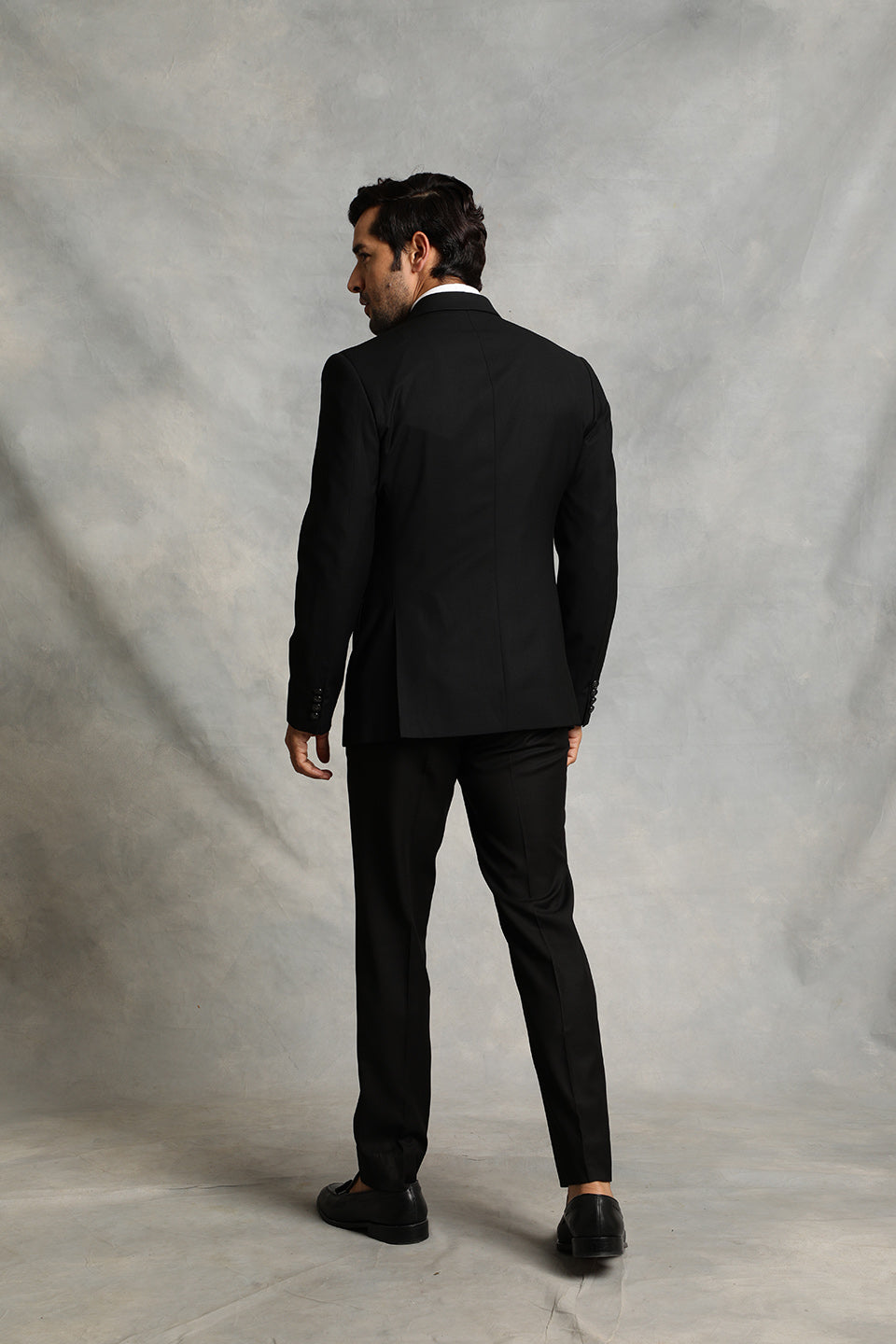 BLACK DOUBLE BREASTED TUXEDO SET 4
