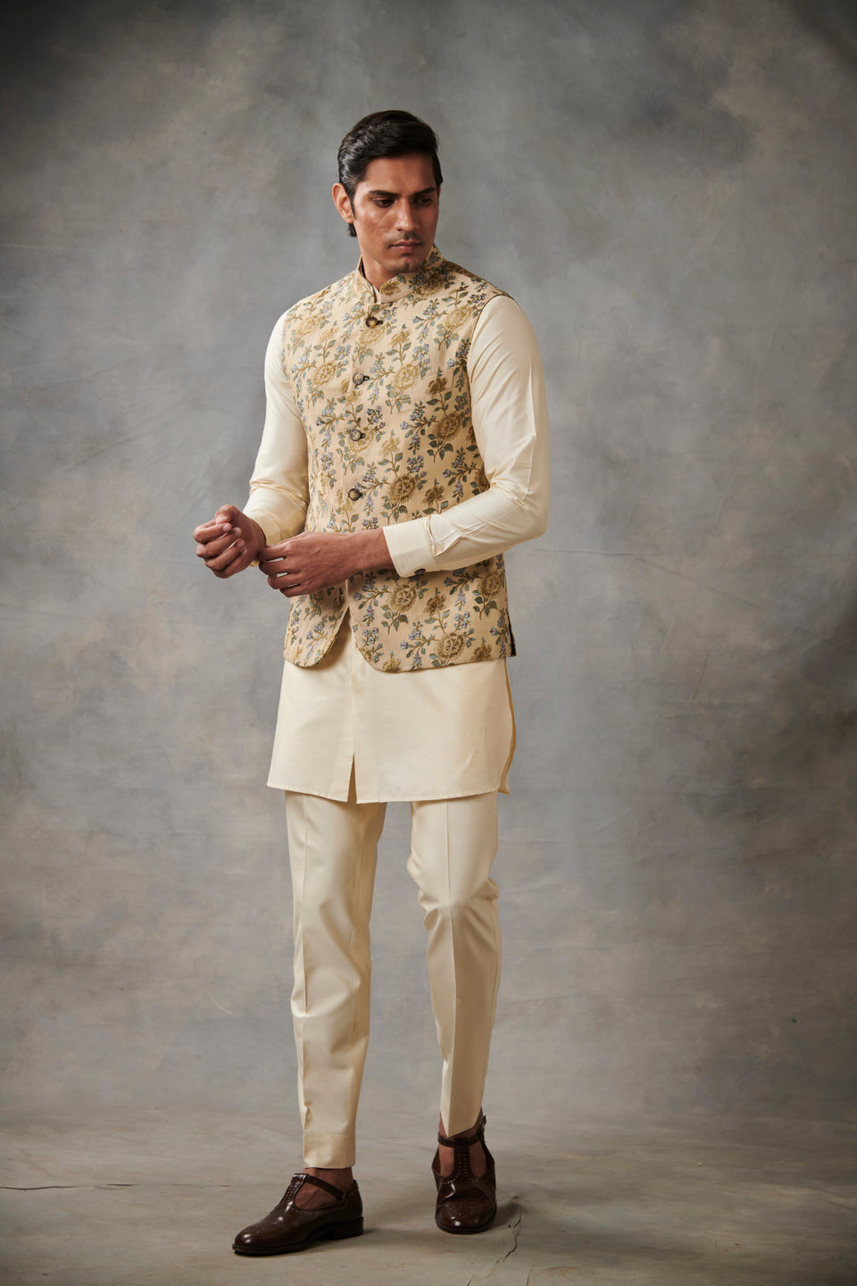 GOLD EMBROIDERED CHANDERI BUNDI SET 1