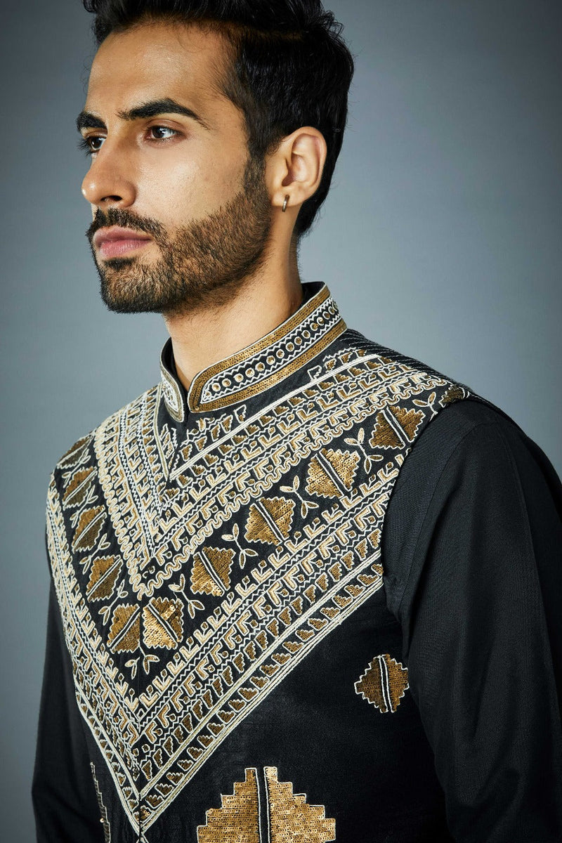 Gargee Designer's BLACK GEOMETRIC FOIL BUNDI SET Gargee