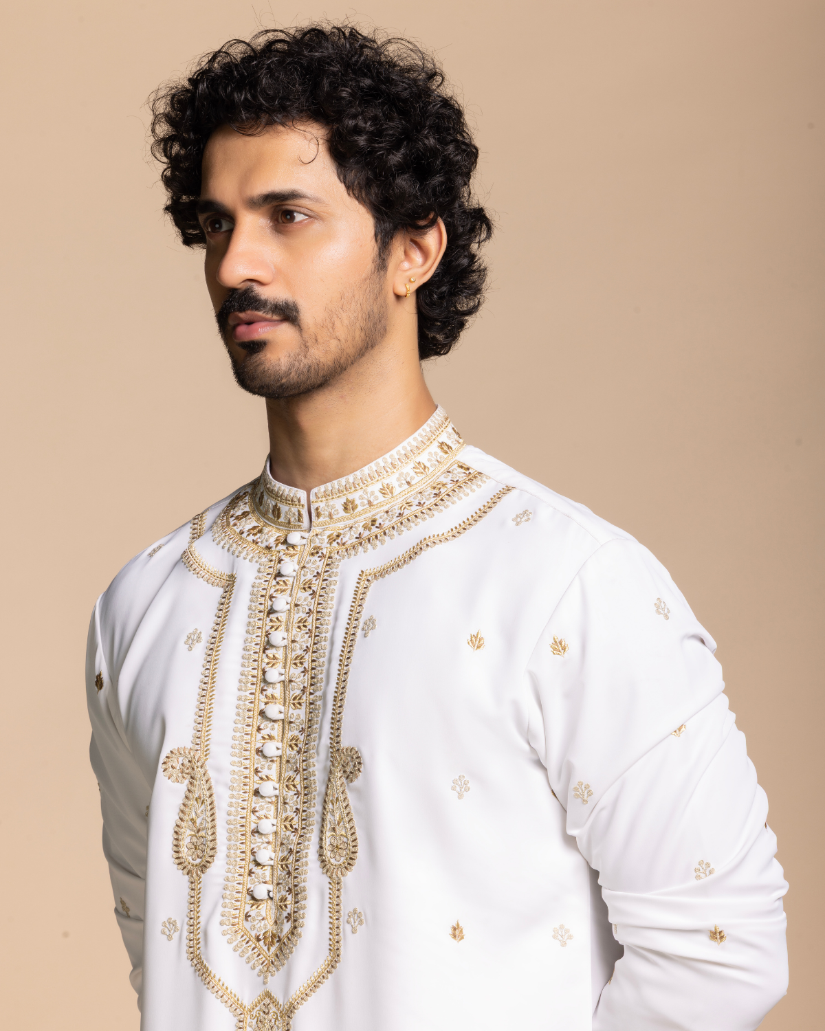 Ivory Embroidered Kurta Set with Stole Gargee