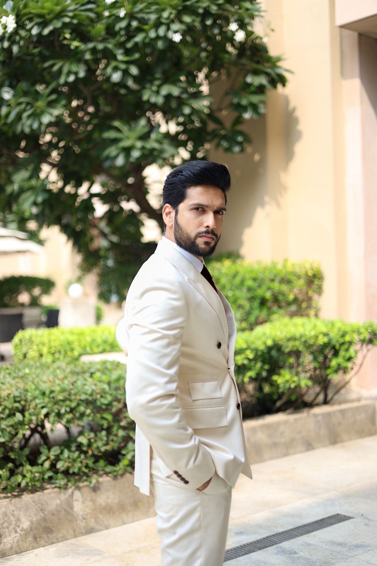 IVORY DOUBLE BREAST SUIT Gargee