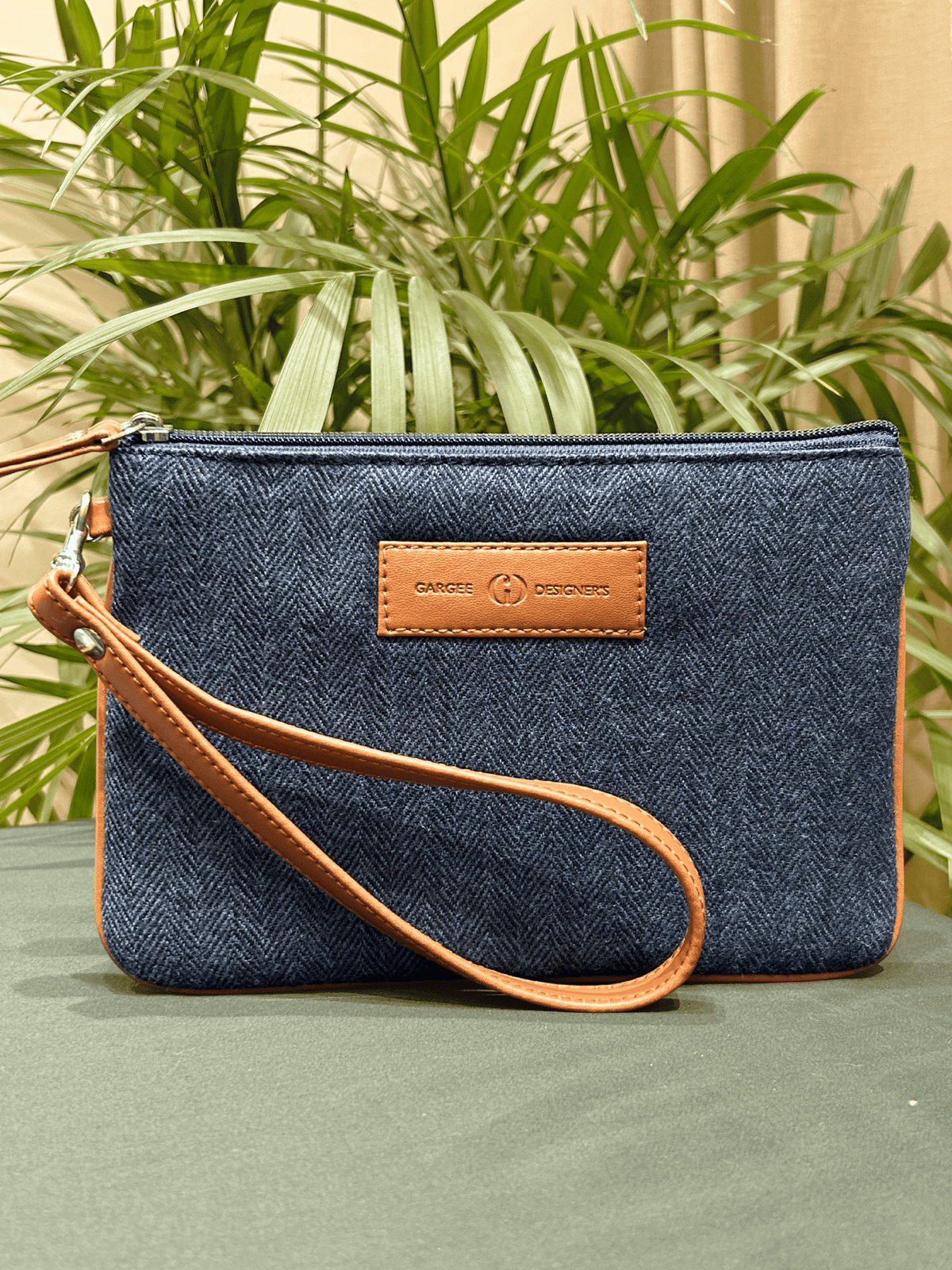 The Classic Blue Gentleman's Pouch Gargee