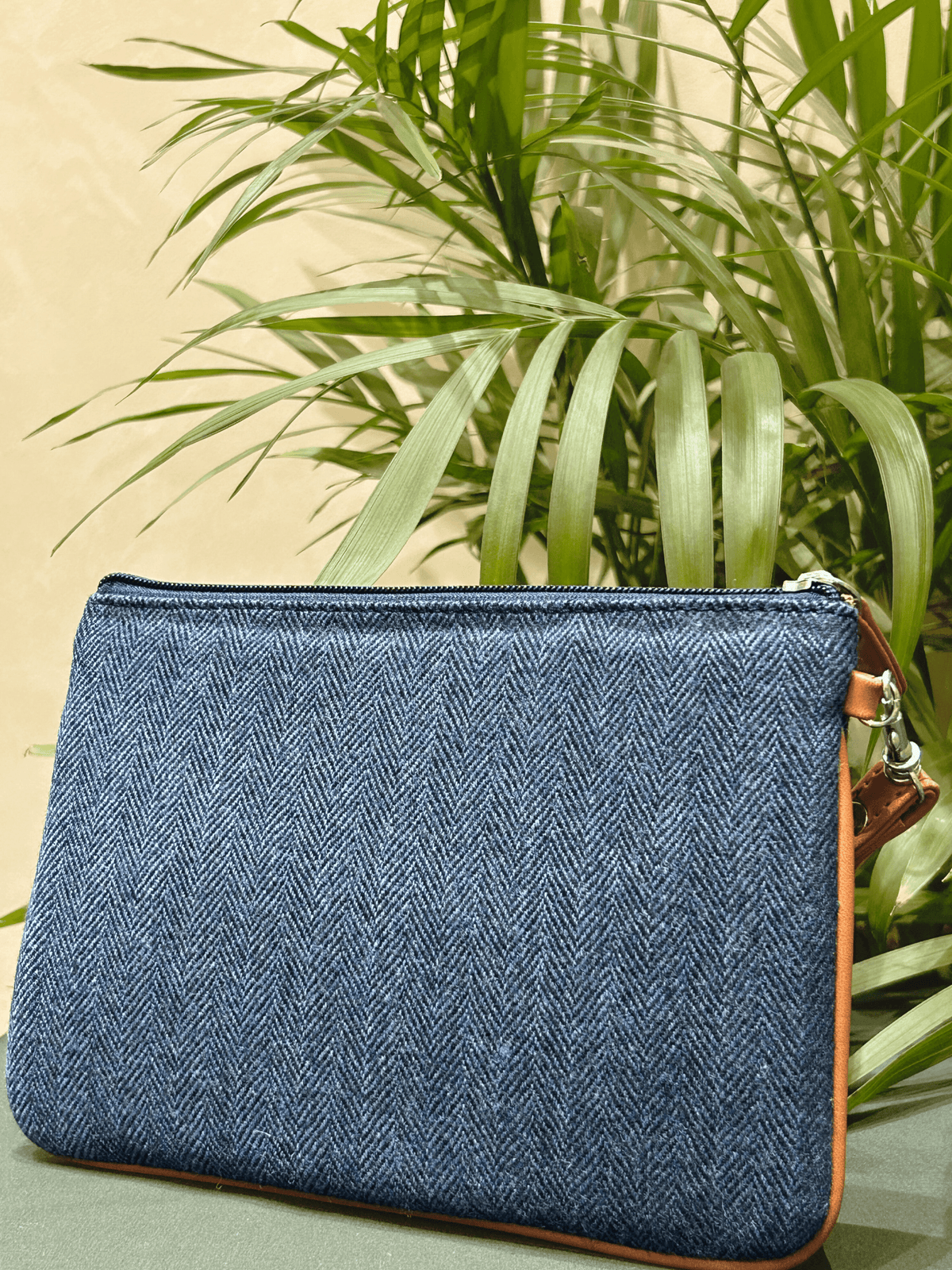 The Classic Blue Gentleman's Pouch Gargee
