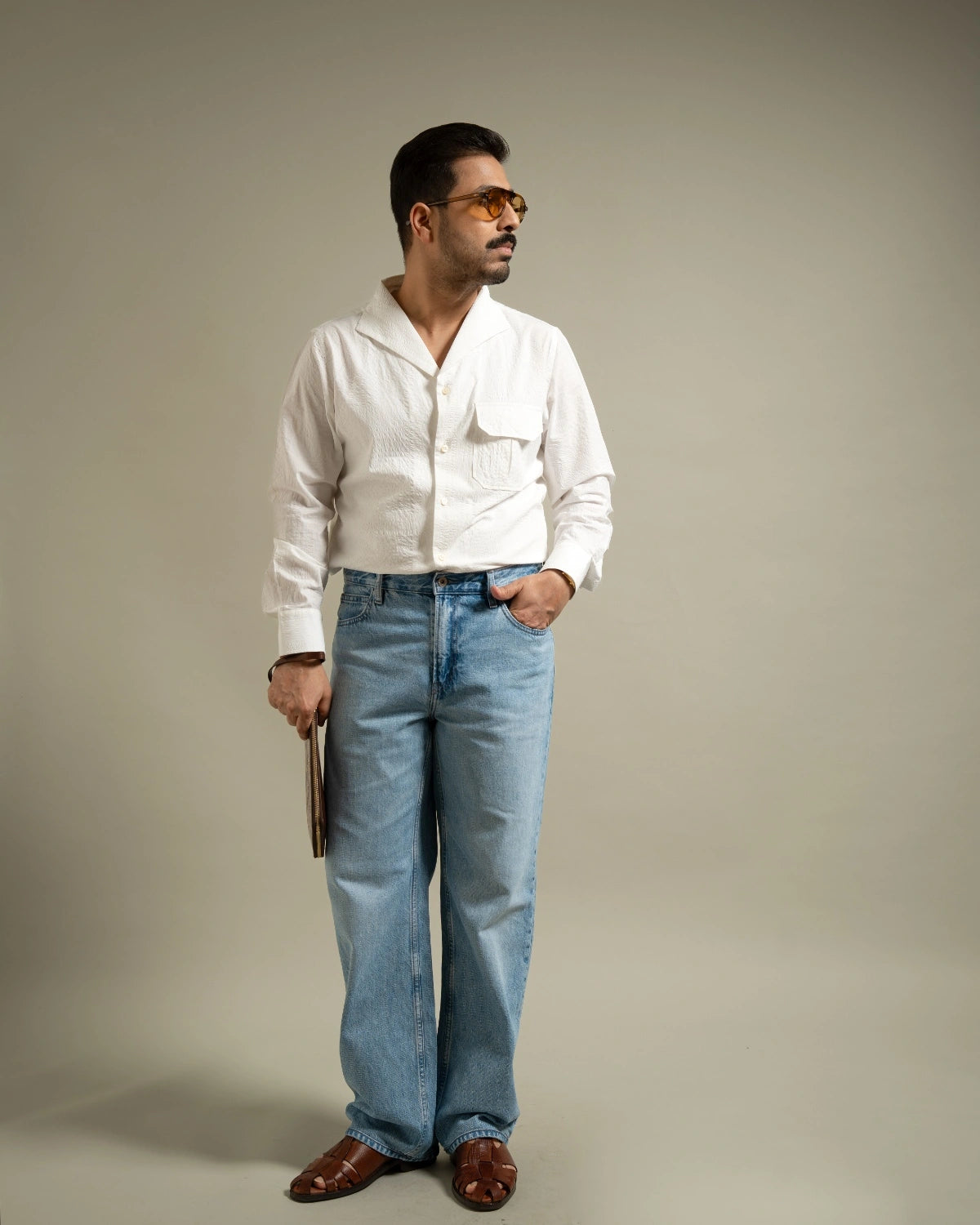 White Textured Resort Collar Shirt Gargee