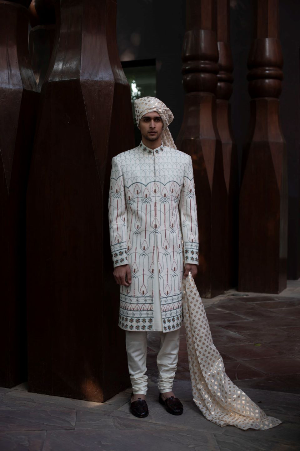 OFF-WHITE SILK EMBROIDERED SHERWANI SET 1