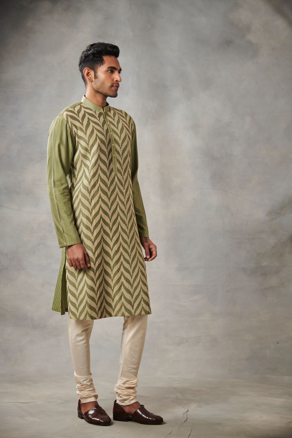 GREEN APPLIQUE PINTUCKED KURTA SET 2