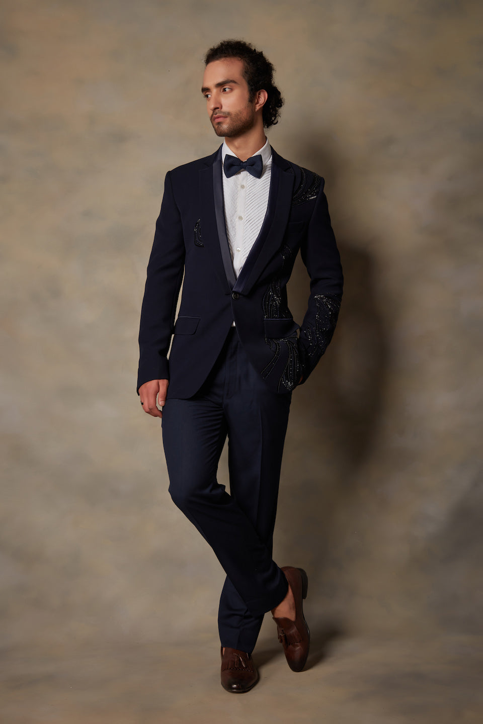 NAVY EMBROIDERED TUXEDO SET