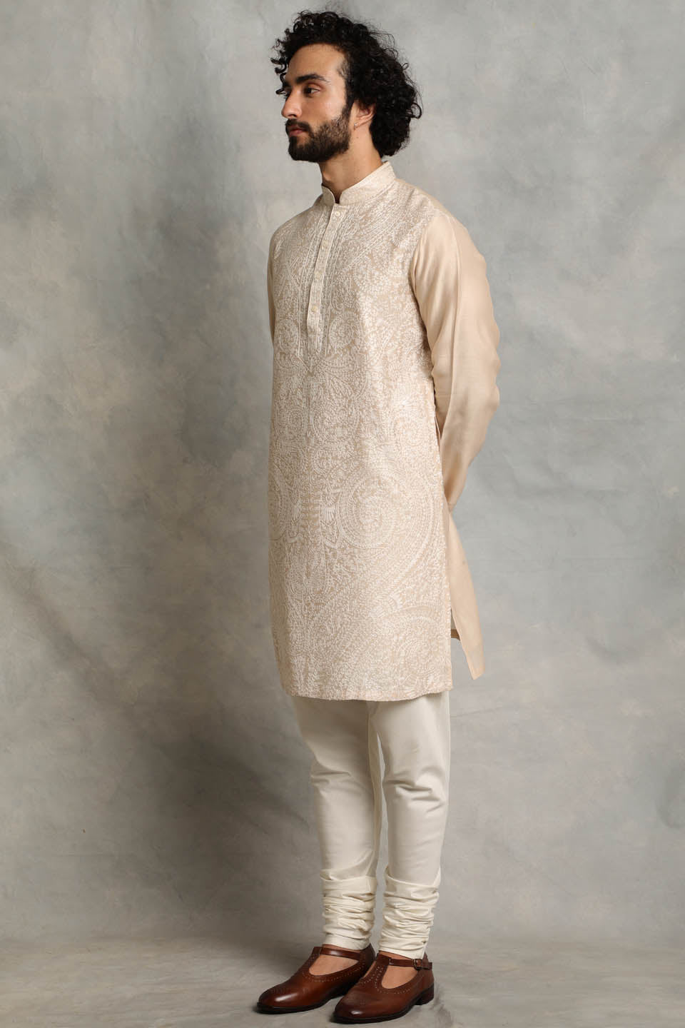 IVORY EMBROIDERED KURTA SET 3