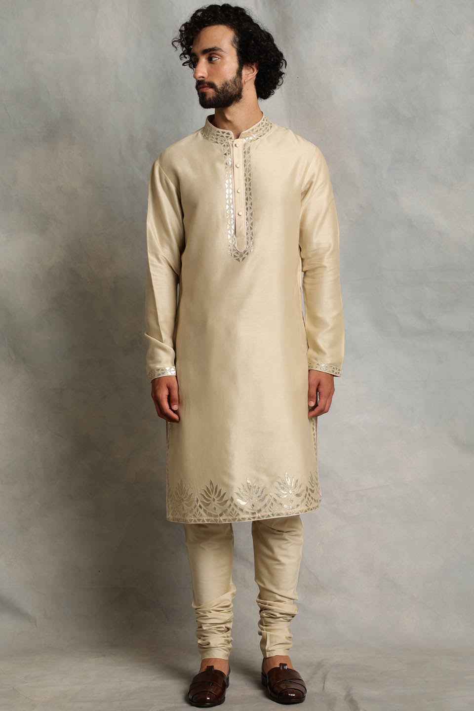 GOLD APPLIQUE CHANDERI KURTA SET 1