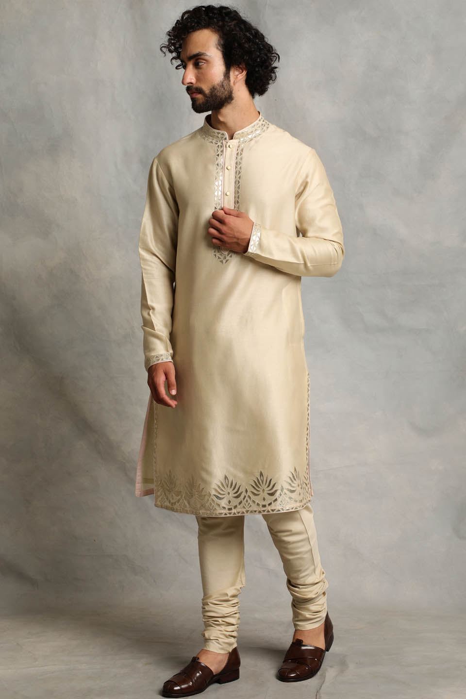 GOLD APPLIQUE CHANDERI KURTA SET 4