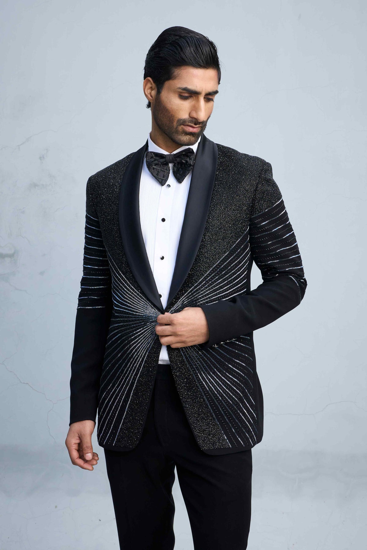 BLACK DIVERGE CUT BEADS TUXEDO SET